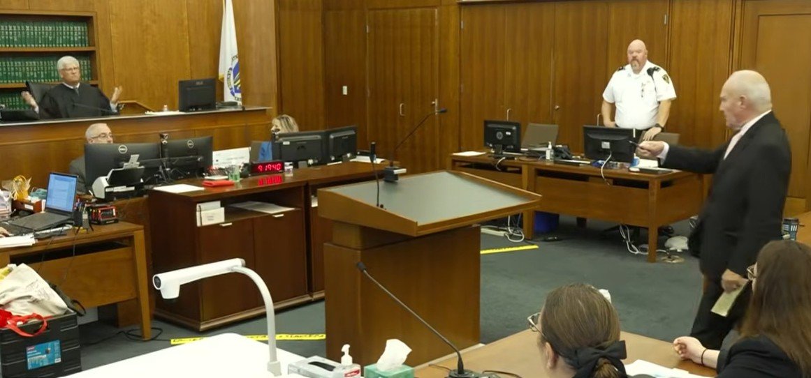 Judge William Sullivan and Defense Attorney Kevin Reddington in heated argument.